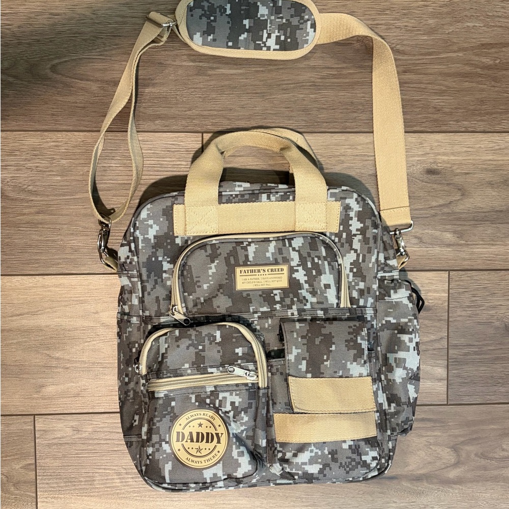 Camouflage Men's Daddy Diaper Bag- NWOT